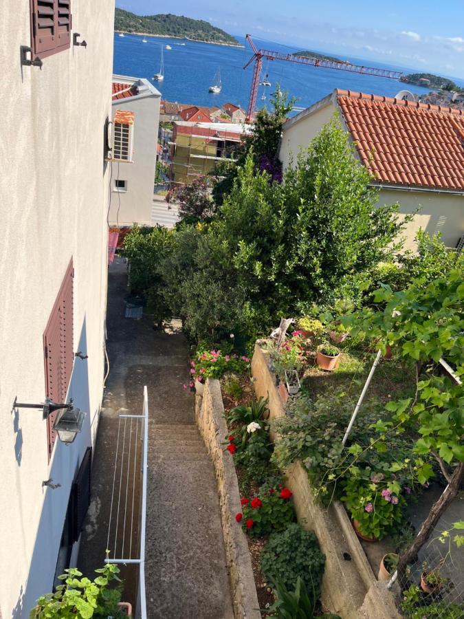 Apartments Despotovic Vis Exterior photo