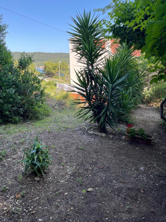 Apartments Despotovic Vis Exterior photo